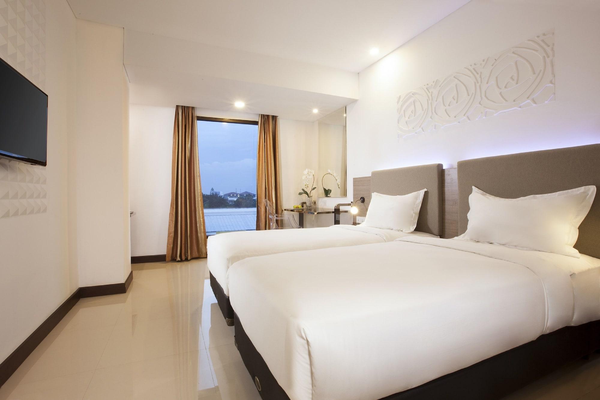 Verse Hotel Cirebon Zewnętrze zdjęcie