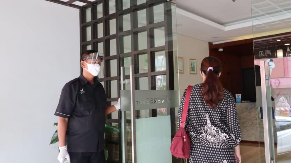 Verse Hotel Cirebon Zewnętrze zdjęcie