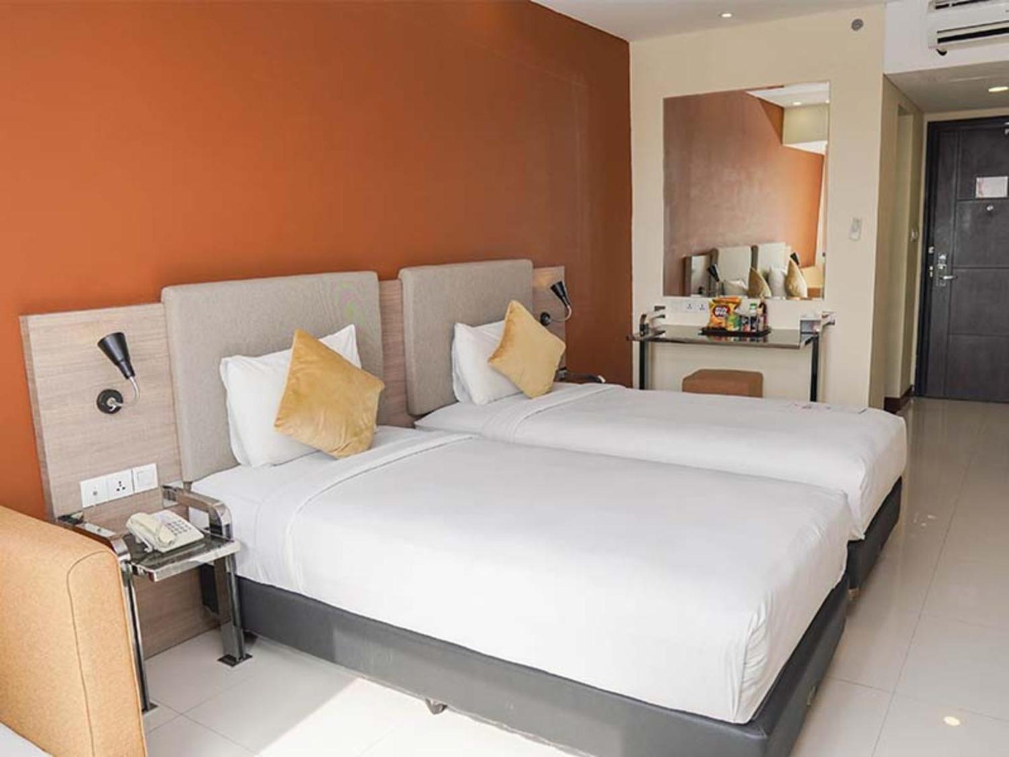Verse Hotel Cirebon Zewnętrze zdjęcie