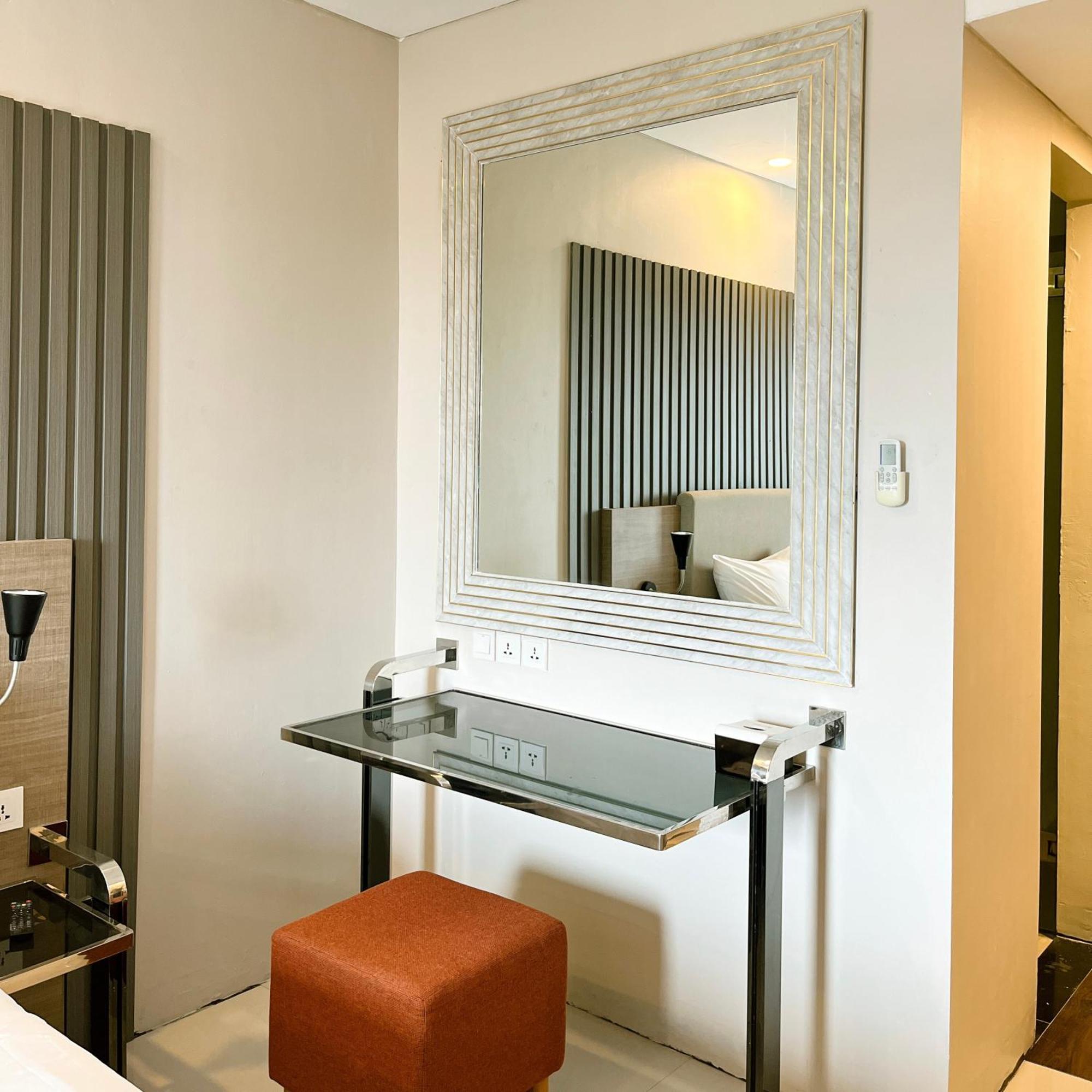 Verse Hotel Cirebon Zewnętrze zdjęcie