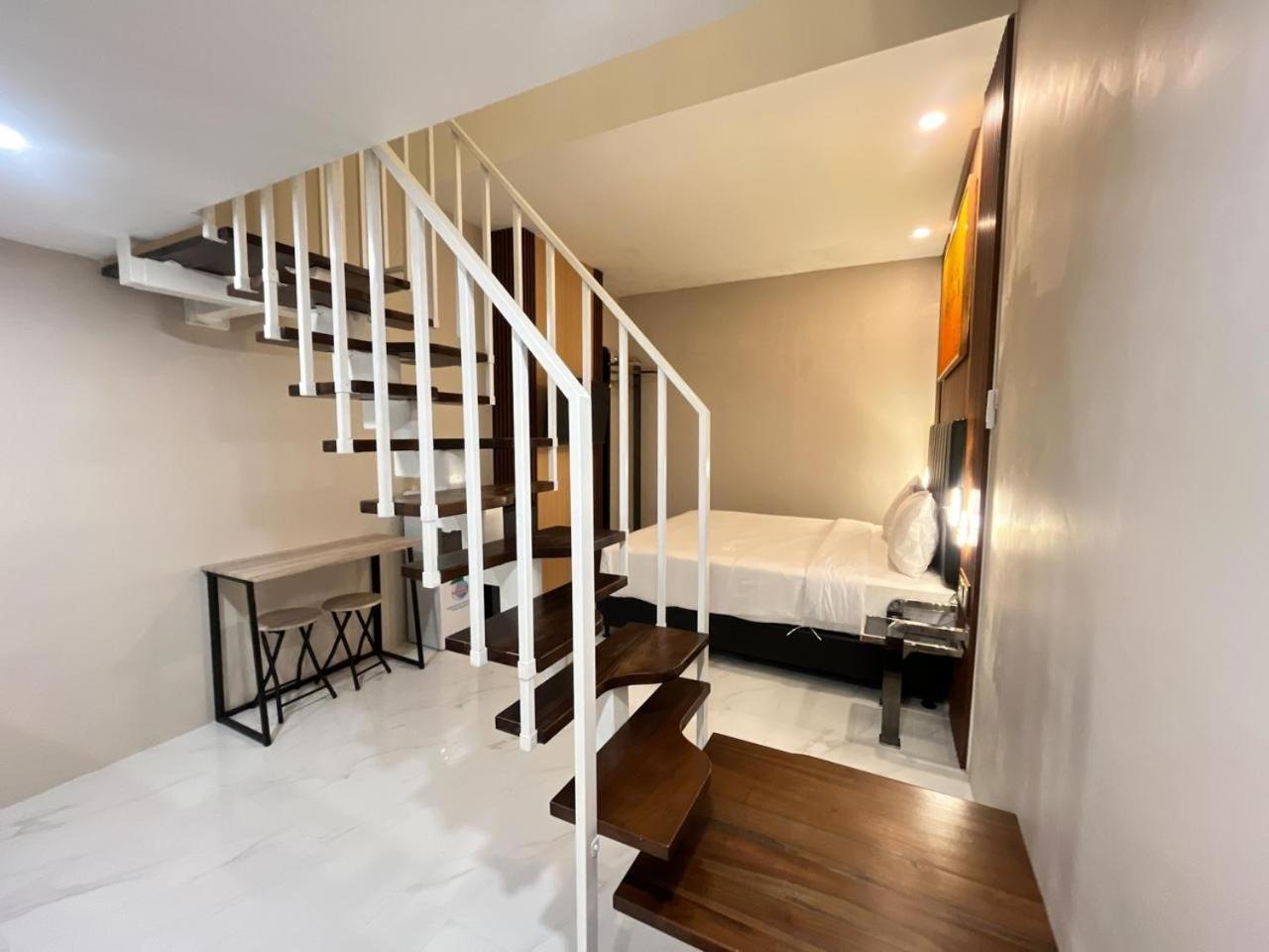 Verse Hotel Cirebon Zewnętrze zdjęcie
