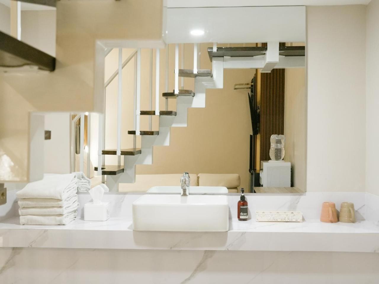 Verse Hotel Cirebon Zewnętrze zdjęcie