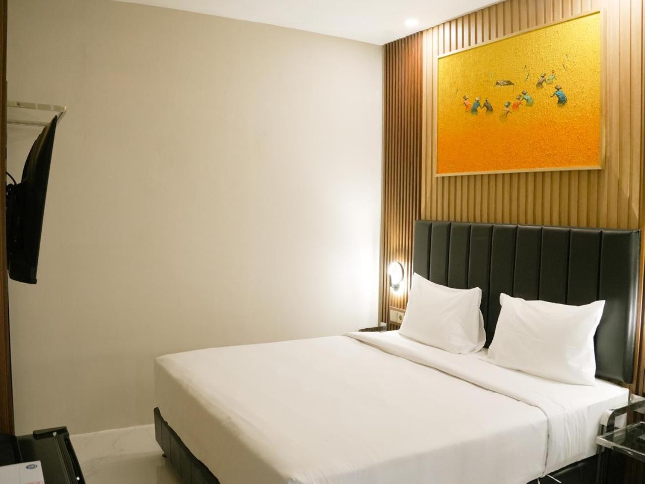Verse Hotel Cirebon Zewnętrze zdjęcie