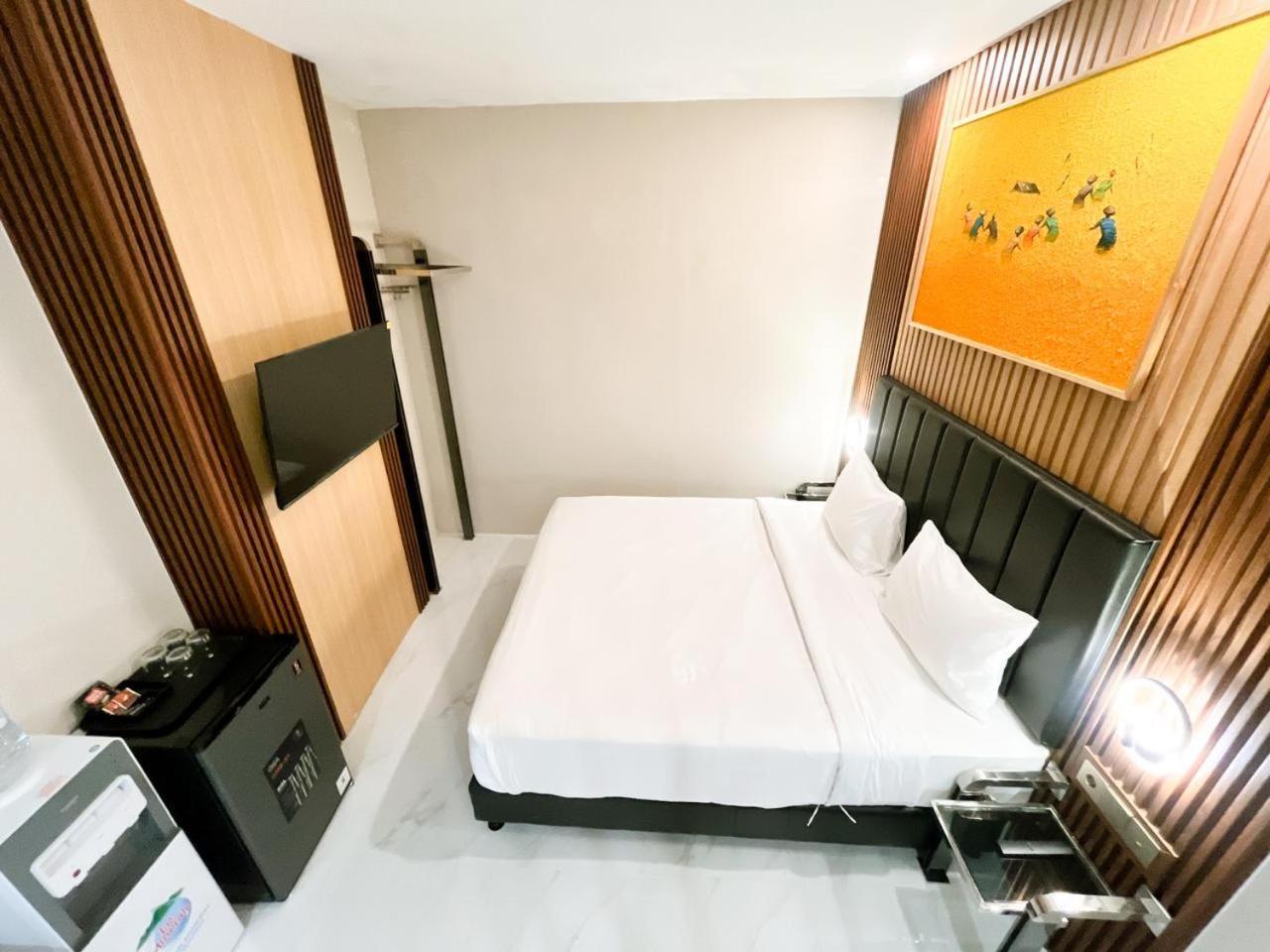 Verse Hotel Cirebon Zewnętrze zdjęcie
