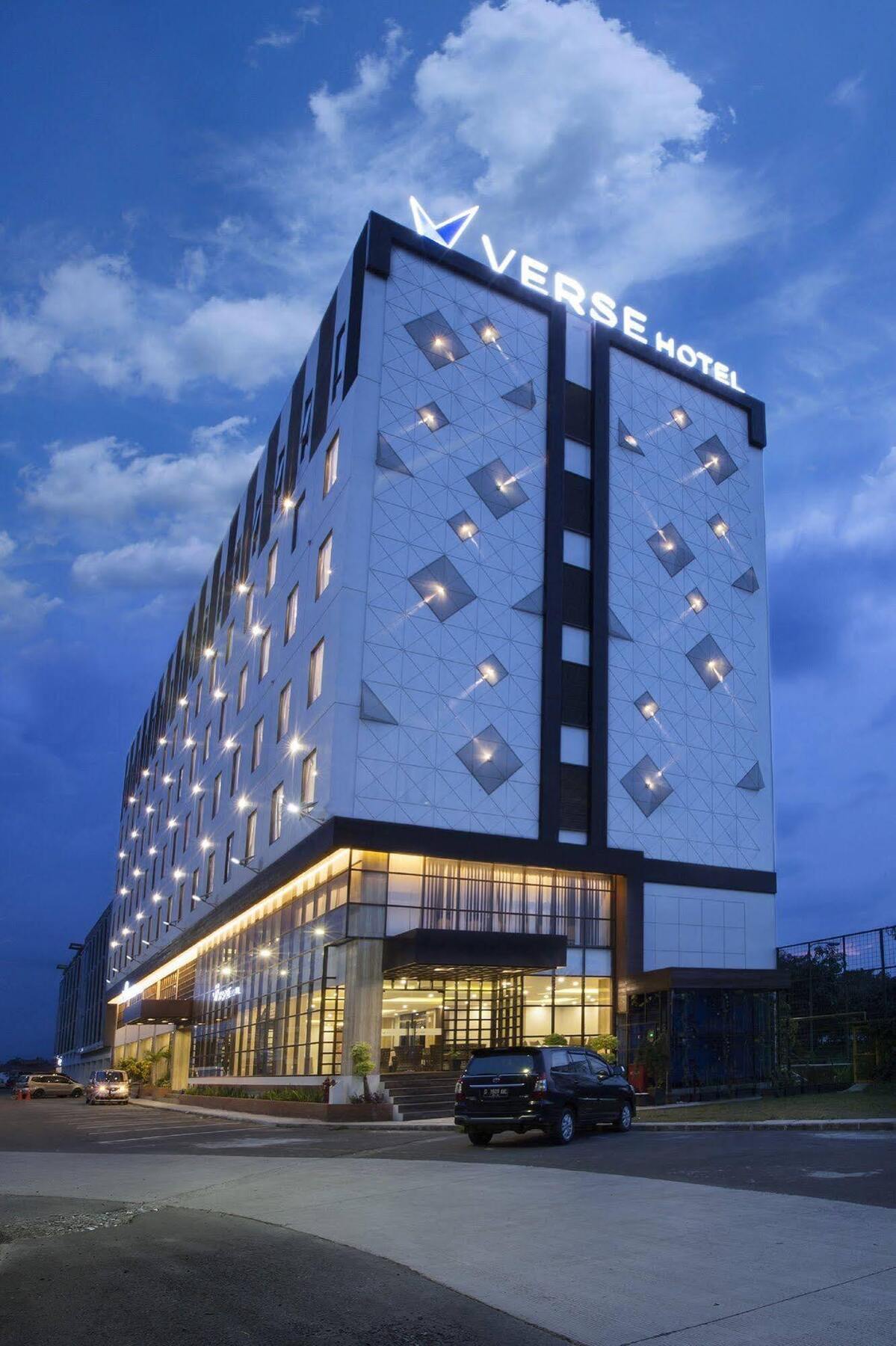 Verse Hotel Cirebon Zewnętrze zdjęcie
