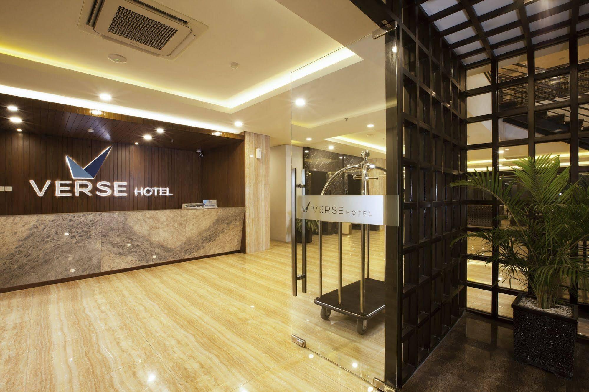 Verse Hotel Cirebon Zewnętrze zdjęcie